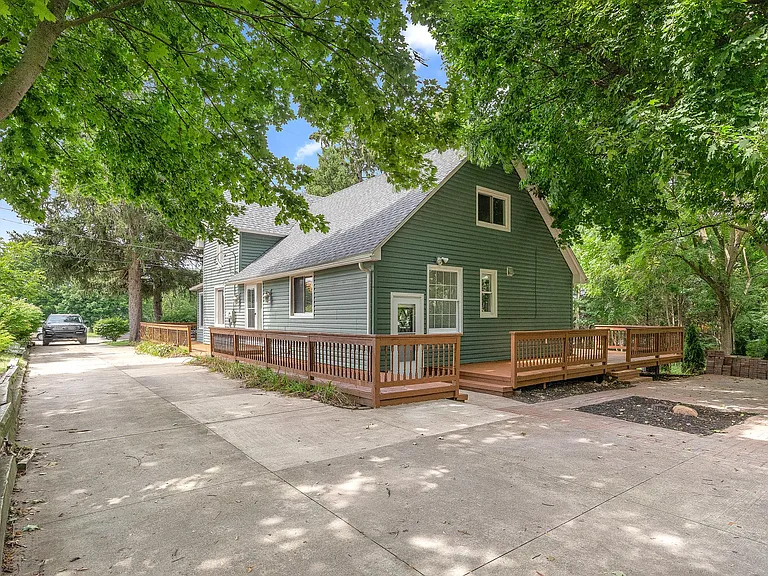 17130 Beck Rd — Photo 48