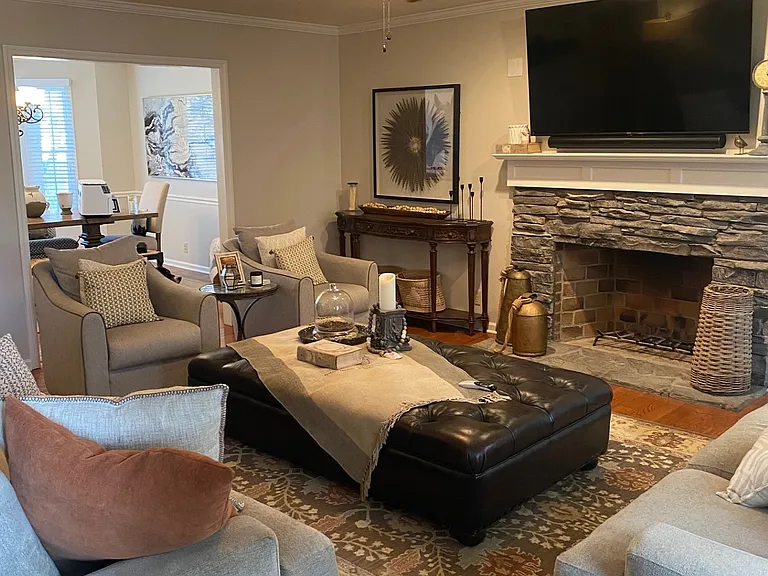 1112 Brandon Dr — Photo 3