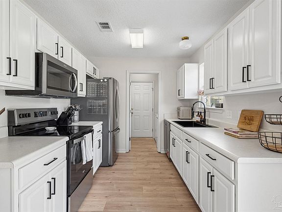 3rd image of 1683 Tuscon Ct