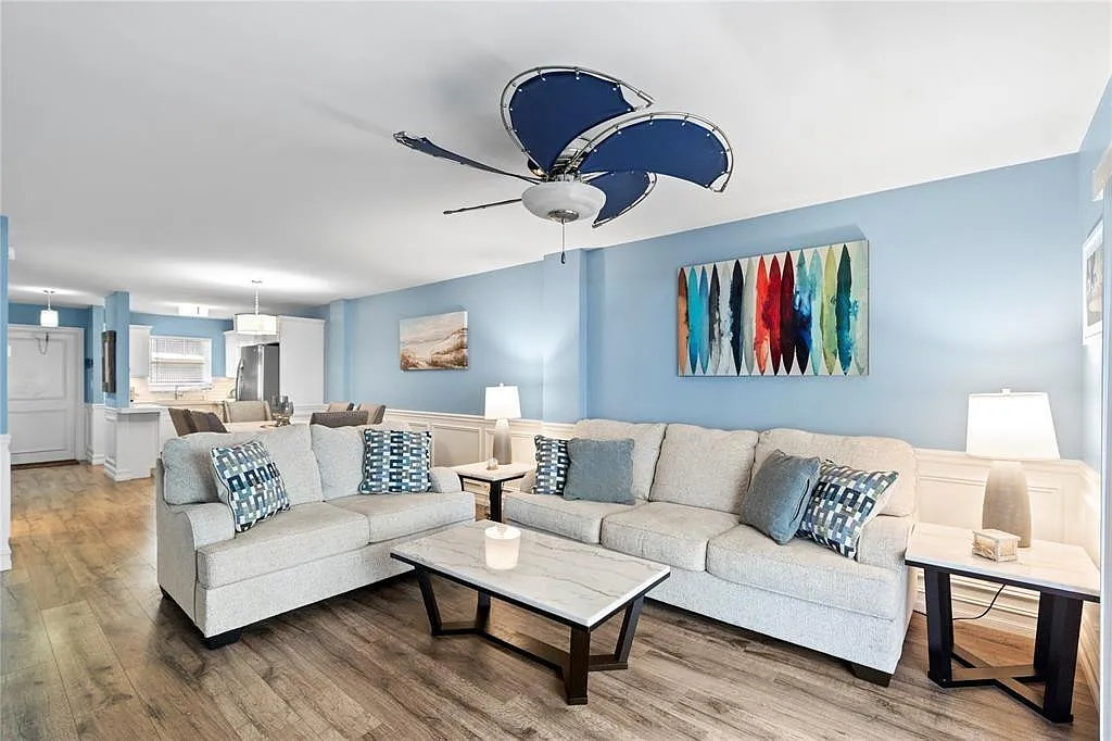 2 bed, 2.0 bath, 1050 sqft, $5,500 — Photo 4