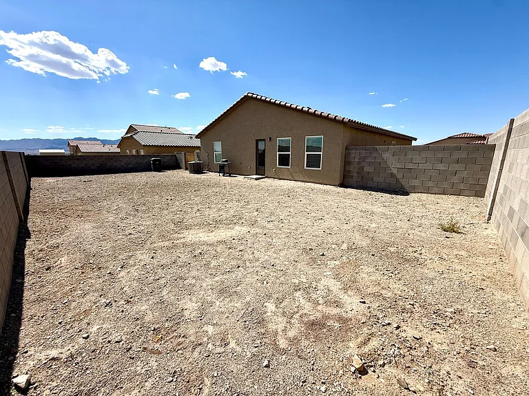 2208 E Clear Creek Dr — Photo 38
