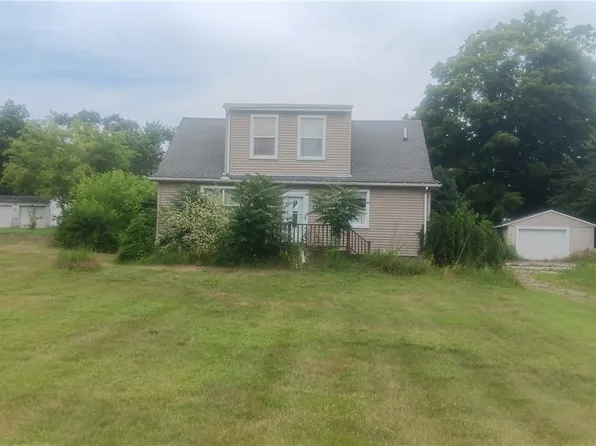2905 E Center St, Conneaut, OH 44030