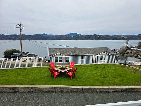 3rd image of 3755 Monterey Dr