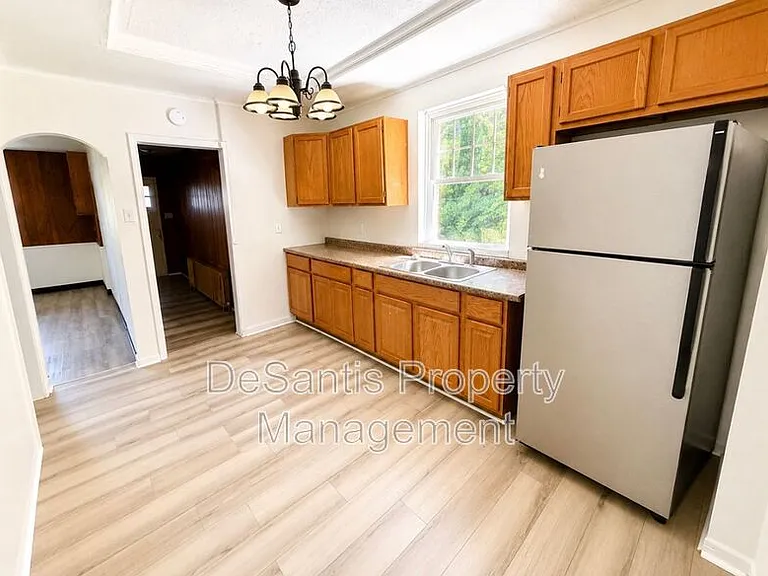 144 Sumner Ave #144 SUMNER AVE — Photo 2