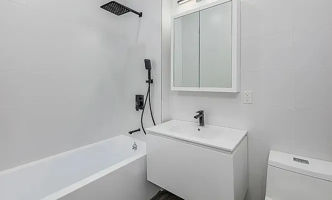 Rented by REAL New York | media 24