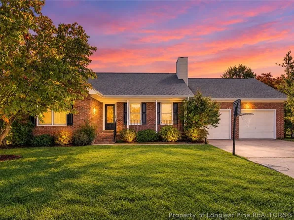 4005 Colorado Dr, Hope Mills, NC 28348