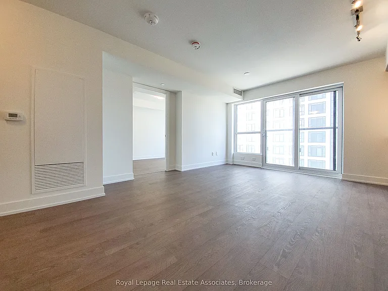 5 Mabelle Ave #1330 — Photo 4