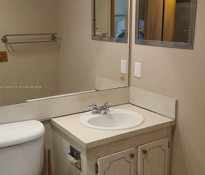 135 Coventry Pl #135-F — Photo 15