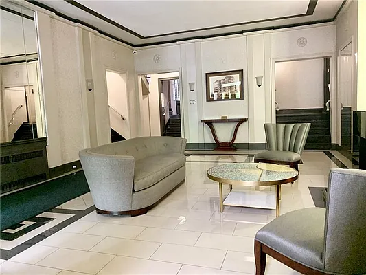 Sold by Remax Real Estate Professionals | media 20