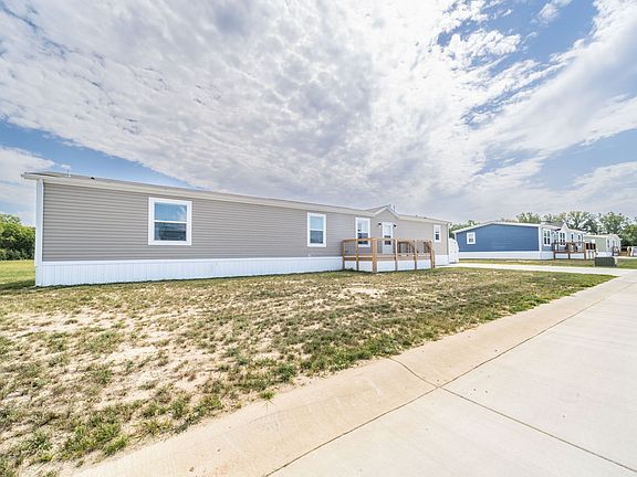 Exterior Image-23-Clayton C198 Camelot Village