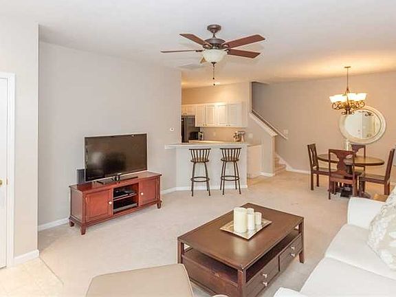 4th image of 2307 Colfax Ln