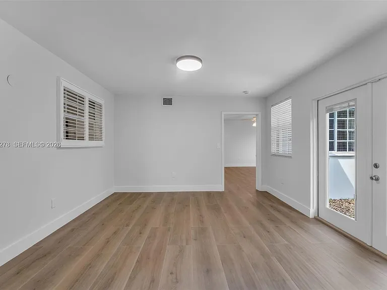 9121 Ridgeland Dr — Photo 23