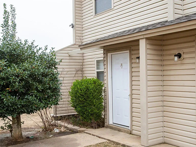 12 Edgehill Cv — Photo 1
