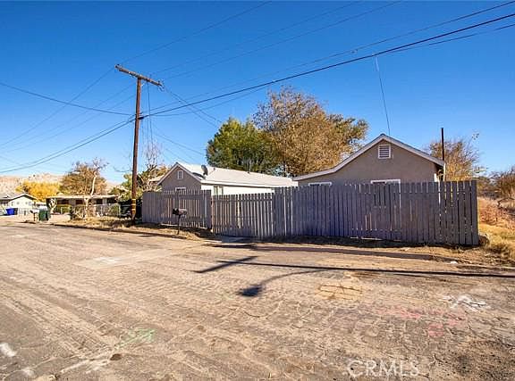 2nd image of 15745 Willow St