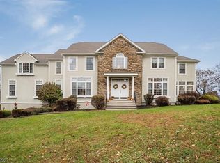 3 Oak Hollow Ln, Sparta, NJ 07871