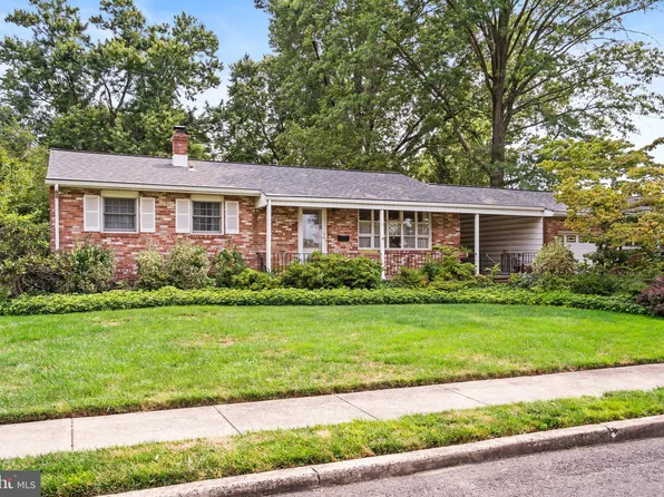 5 San Fernando Dr, Hamilton, NJ 08619