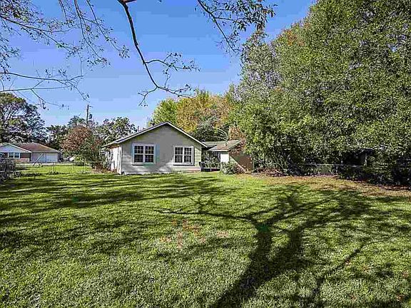 4th image of 2611 Avenue C