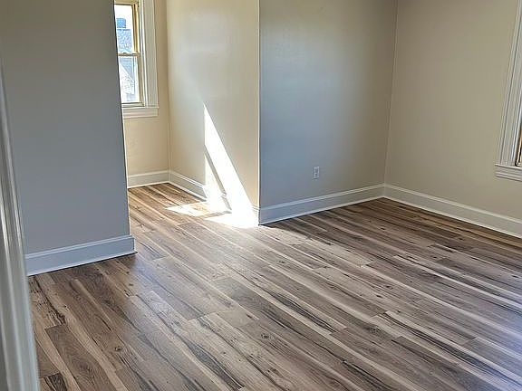 2nd image of 118 Hardee St