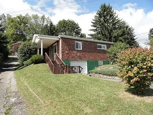 141 Hamilton Dr photo 1