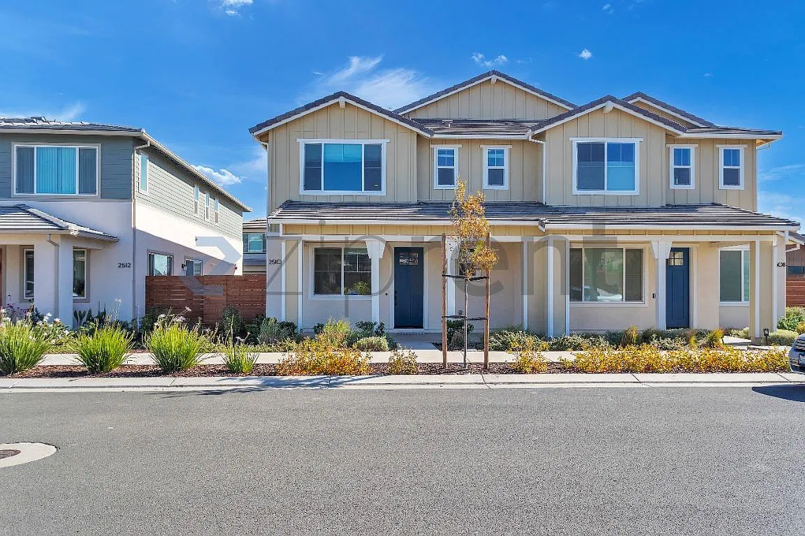 3 bed, 2048 sqft, $3,700 — Photo 1