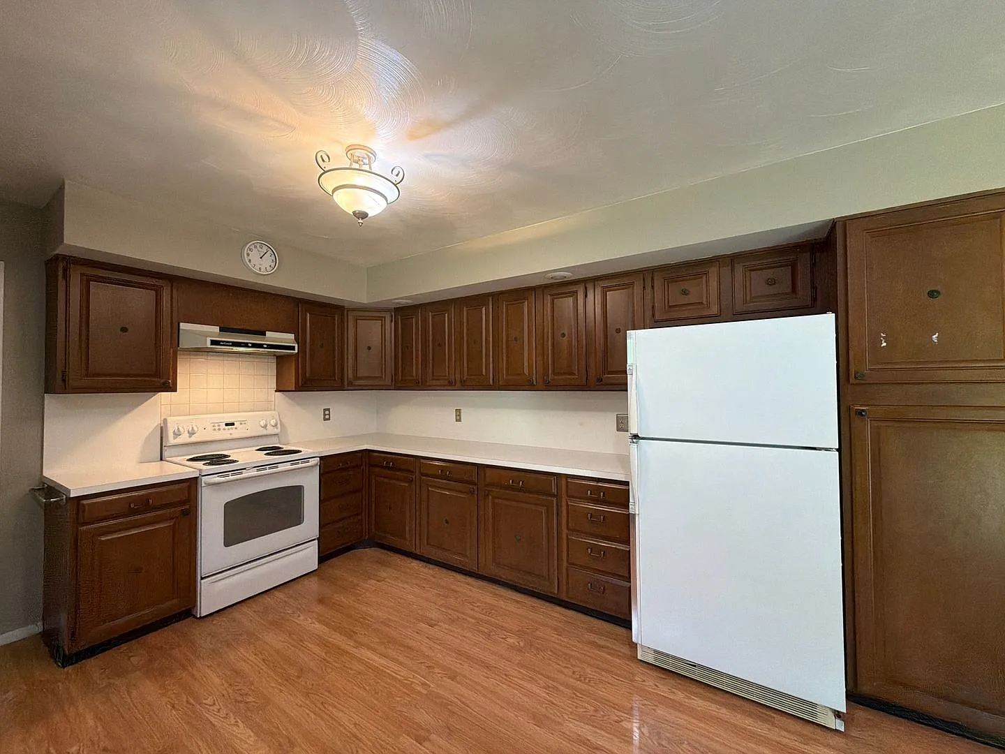 3 Bedroom Ranch with River View! — Photo 2
