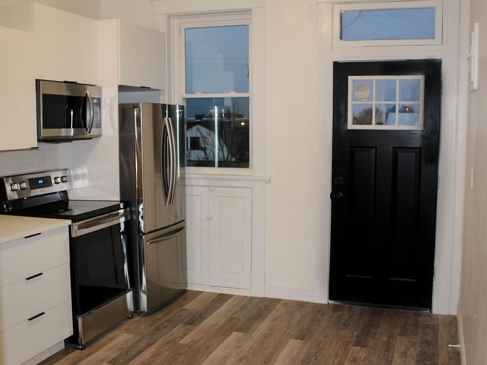 1st image of 2321 Russell Blvd #2