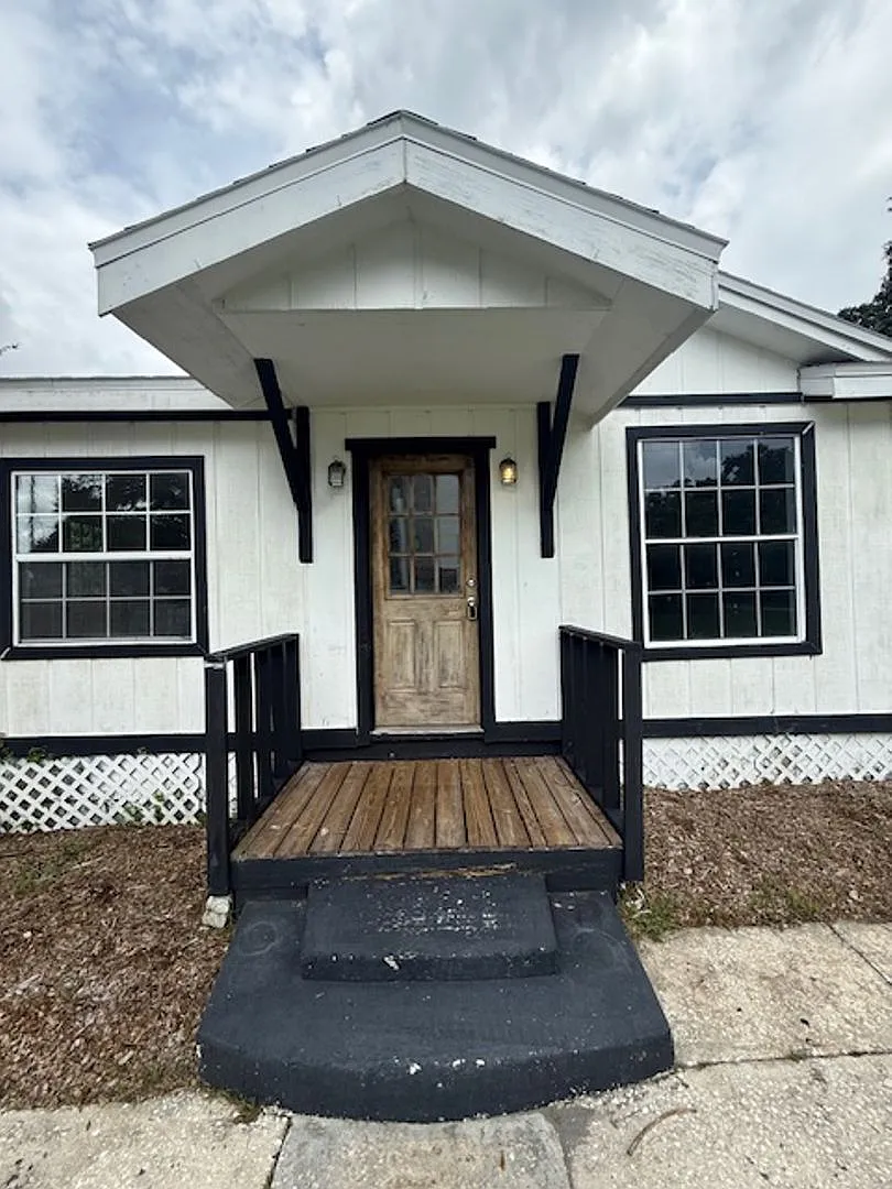 2215 Vine Street — Photo 2