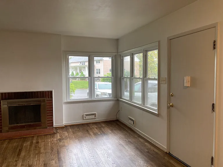 11320 Greenberry Rd — Photo 7