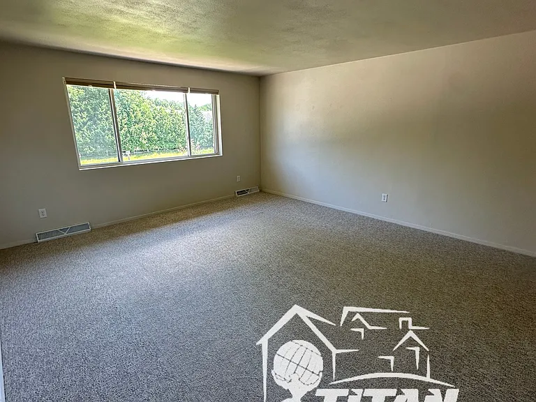 1546 Manitowoc Rd #2 — Photo 16