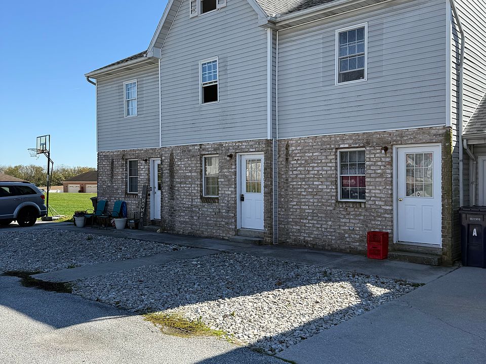 2nd image of 5295 Carlisle Pike