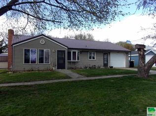 111 W 3rd St, Kingsley, IA 51028