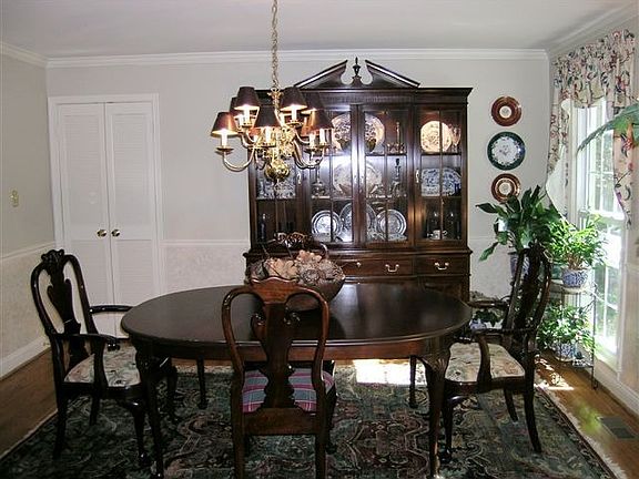 3rd image of 12220 Heather Way