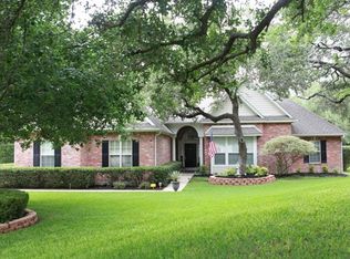 201 Carriage House Rd, Salado, TX 76571