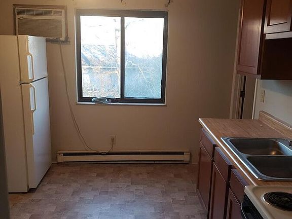 3rd image of 506 Palace Ave #B