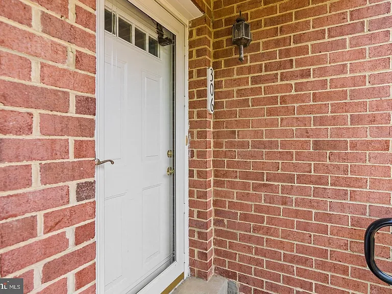 6908 Fairfax Dr #306 — Photo 3