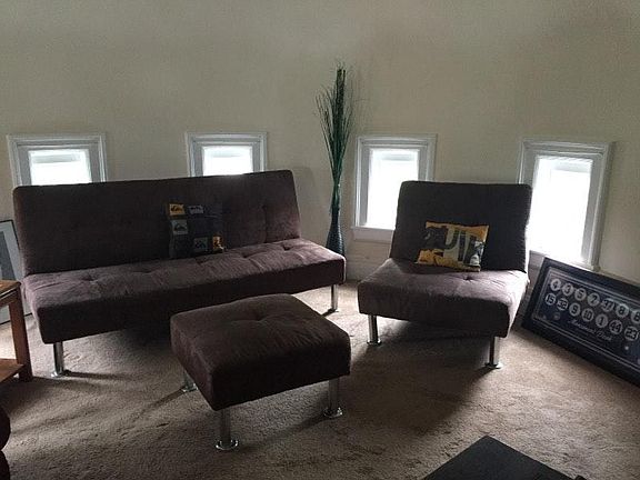 4th image of 547 Potomac Ave APT 5