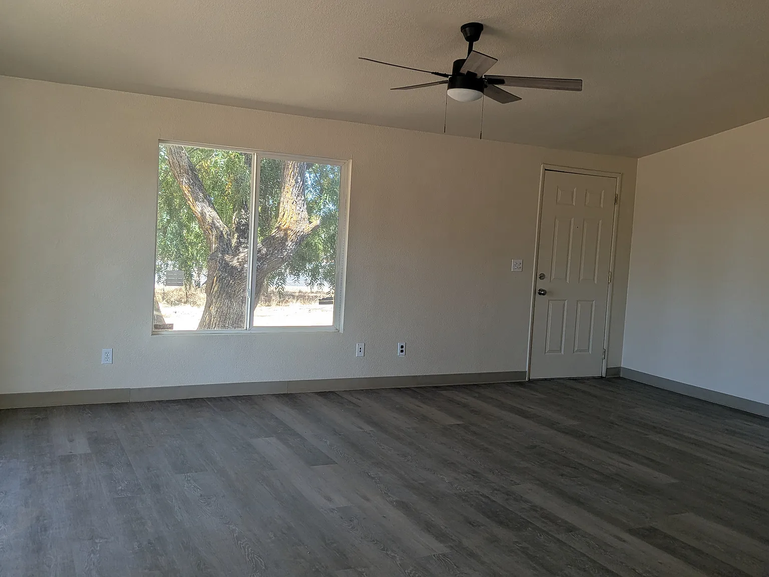 3 bed, 1500 sqft, $2,000 — Photo 2