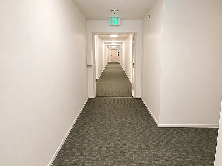 1351 N Orange Dr — Photo 15