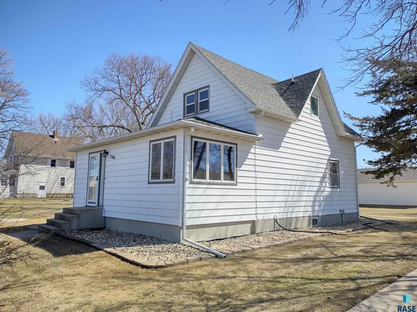 504 E 4th St, Miller, SD 57362