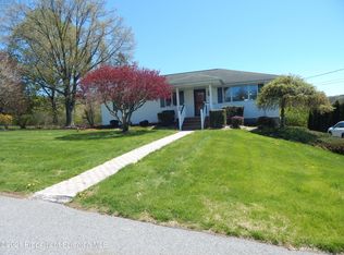 124 Bonnie Dr, Dalton, PA 18414