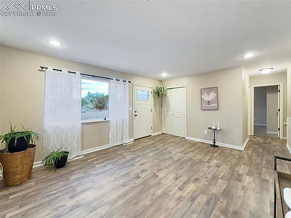 3rd image of 1398 Luna Dr