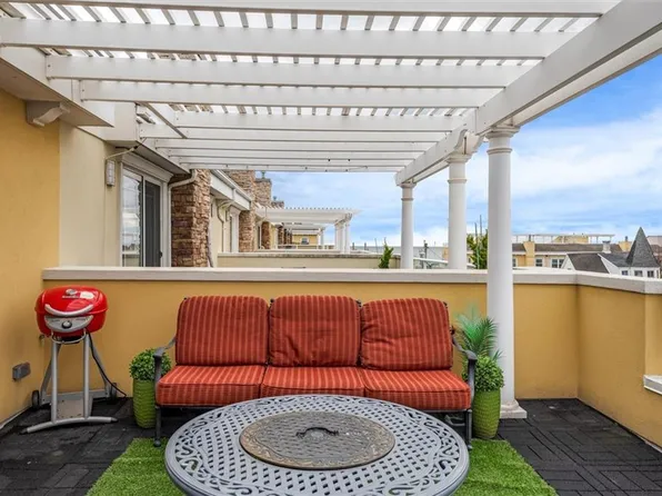 188 Beach 101 St #1C, Rockaway Park, NY 11694