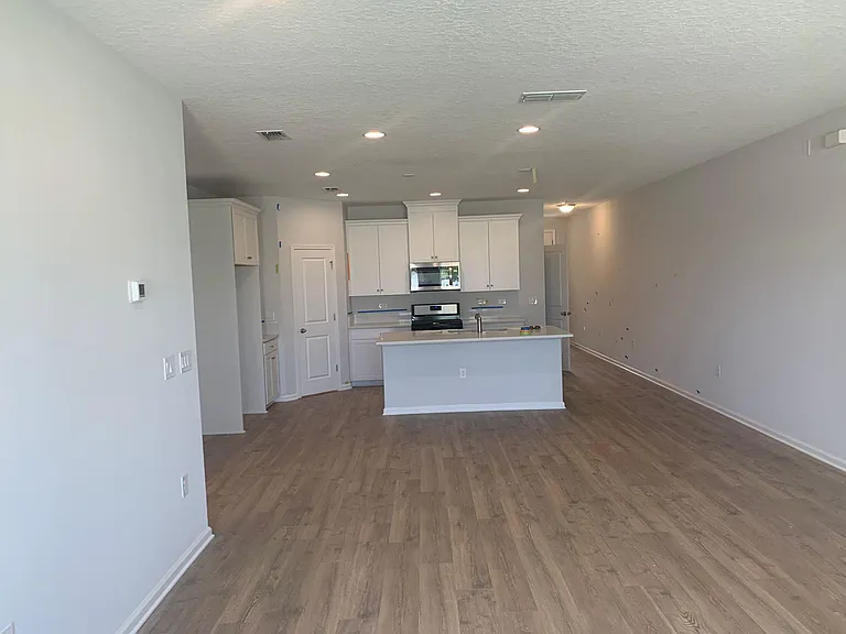 11247 Minnetta Ct — Photo 1