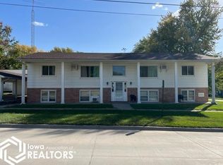 108 E Terry St, Centerville, IA 52544