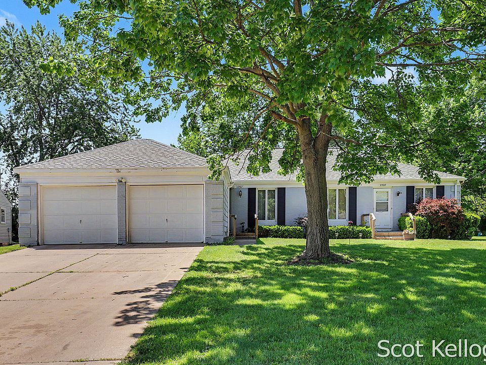 1st image of 5959-5961 Crestmoor Dr SE