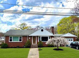106 Mishawum Rd, Woburn, MA 01801