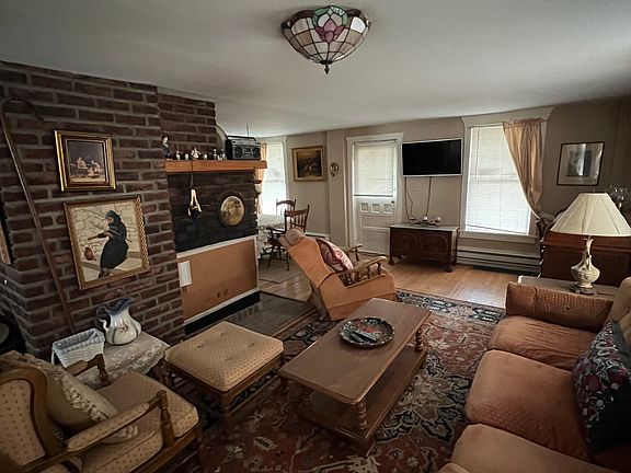 3rd image of 542 Mitchell Hollow Rd