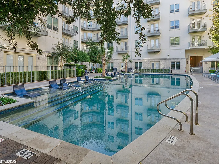 The Louis Las Colinas — Photo 17