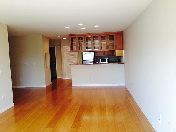 2nd image of 660 King St Unit 207