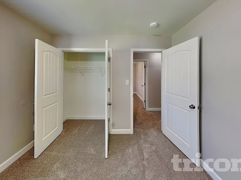 253 Aershire Ct — Photo 12